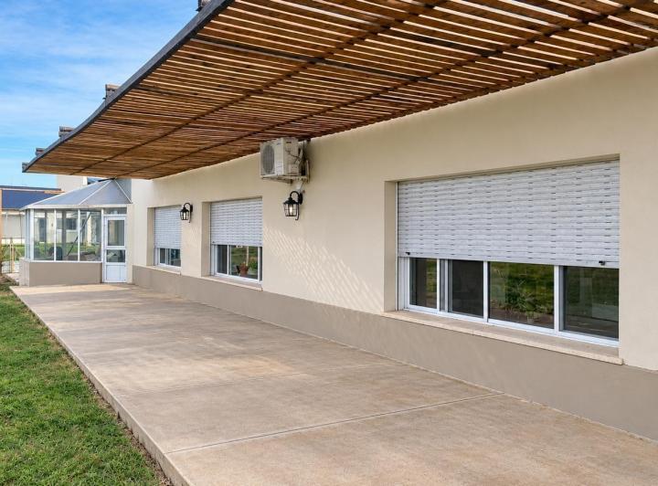 Casa · 300m² · 4 Dormitorios · 1 Cochera