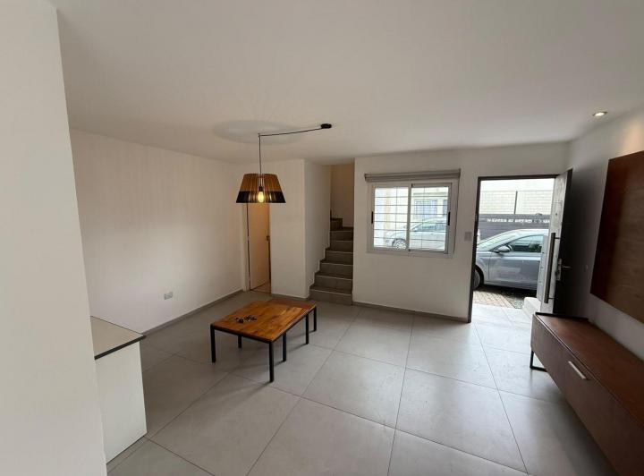 Casa · 90m² · 3 Ambientes · 2 Cocheras