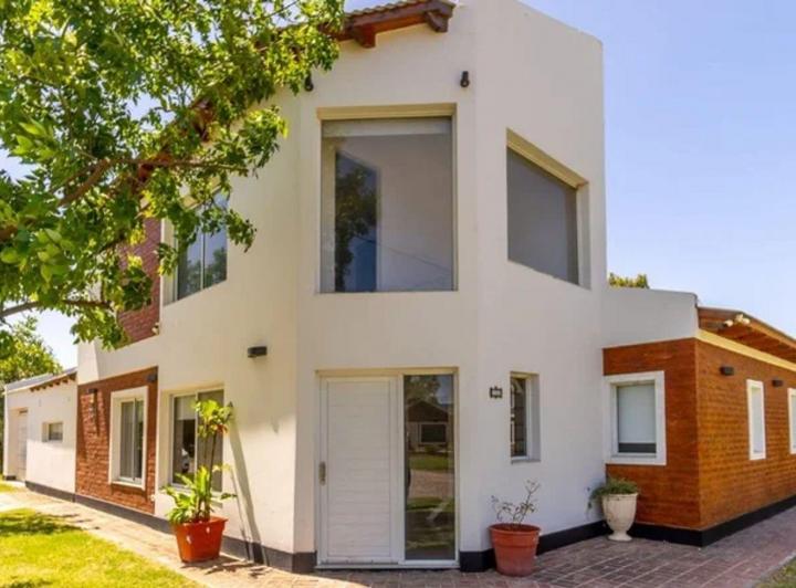Casa · 211m² · 3 Ambientes · 1 Cochera