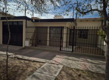 Casa · 210m² · 5 Ambientes · 1 Cochera · Casa en Venta Barrio Nueva Ciudad - Guaymallén