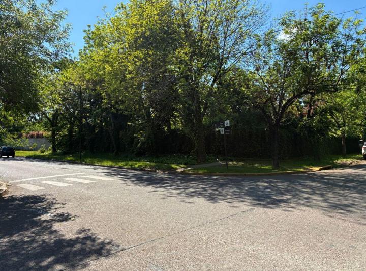 Terreno · 665m²