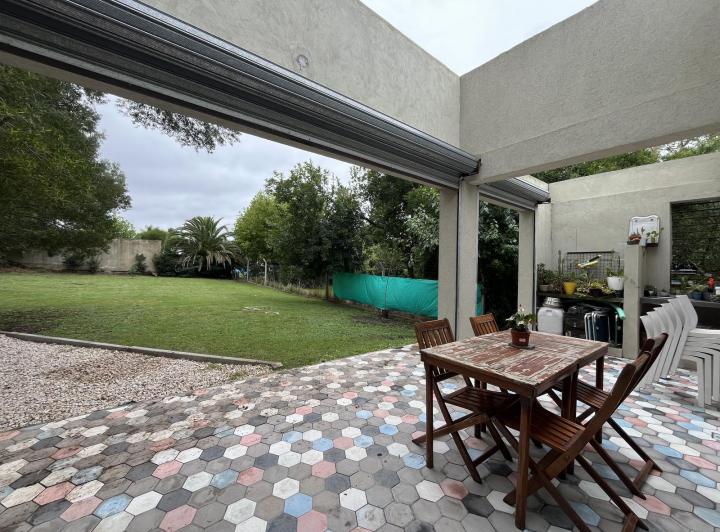 Casa · 1000m² · 4 Ambientes · 4 Cocheras