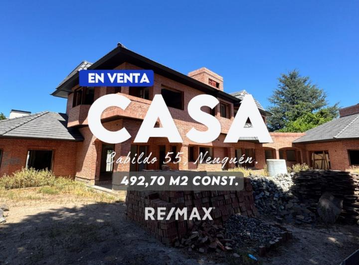 Casa · 492m² · 8 Ambientes · 1 Cochera