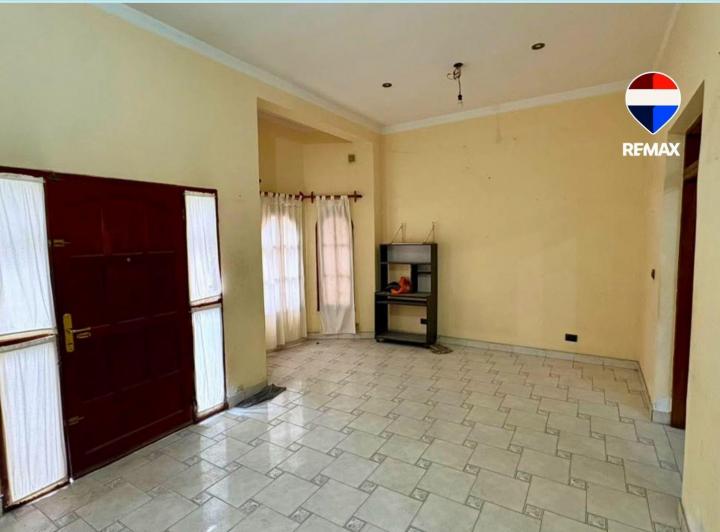 Casa · 210m² · 6 Ambientes · 2 Cocheras