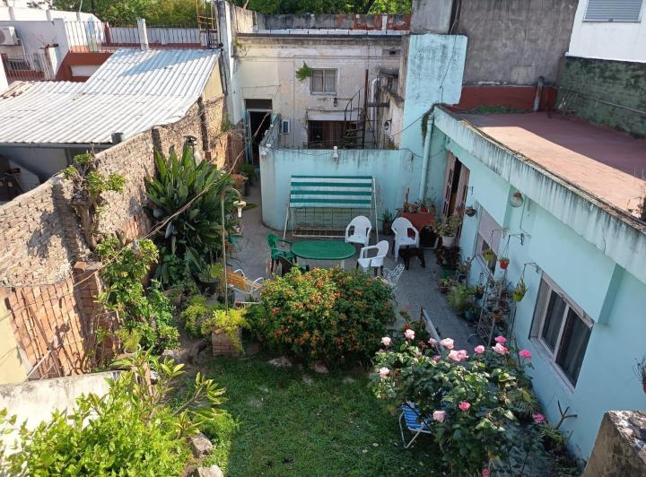 Casa · 300m² · 10 Ambientes · 1 Cochera