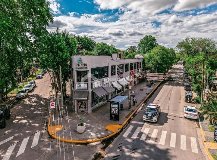 Local comercial · 900m² · 1 Cochera