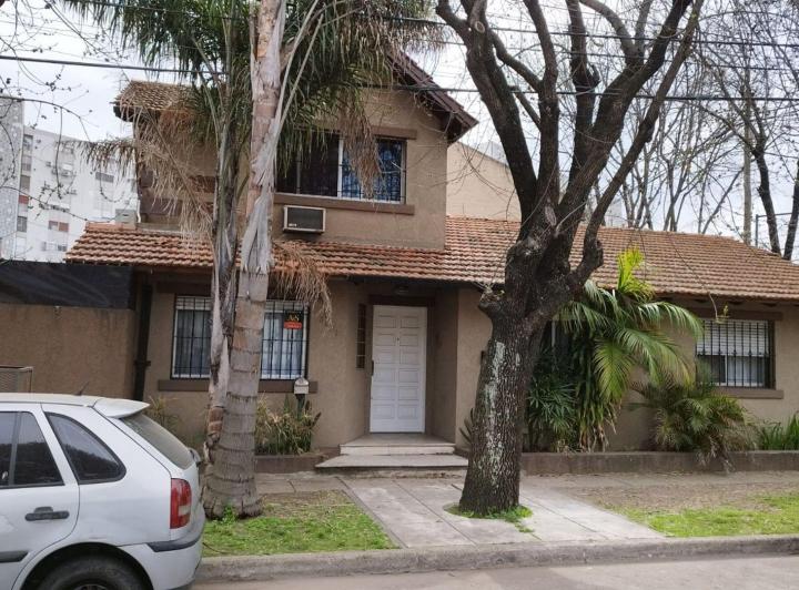 Casa · 125m² · 5 Ambientes · 1 Cochera