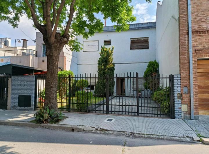 Casa · 120m² · 5 Ambientes · 1 Cochera
