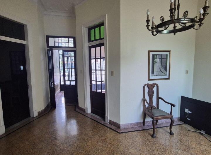 Casa · 372m² · 4 Ambientes · 1 Cochera