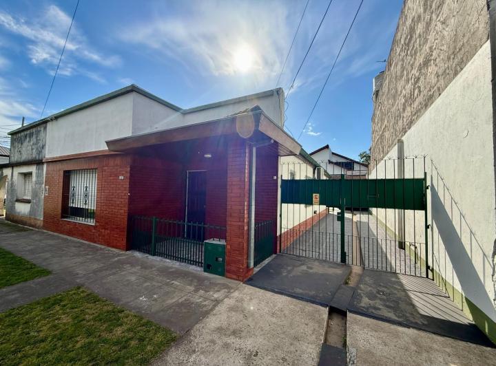 Casa · 130m² · 2 Dormitorios · 1 Cochera