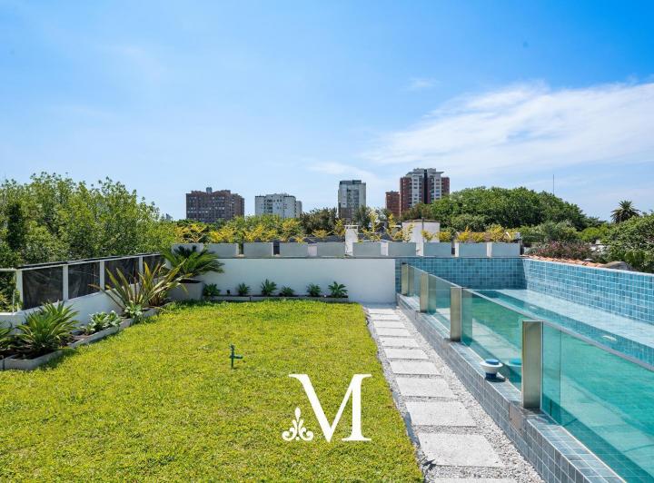 Casa · 430m² · 4 Ambientes · 3 Cocheras
