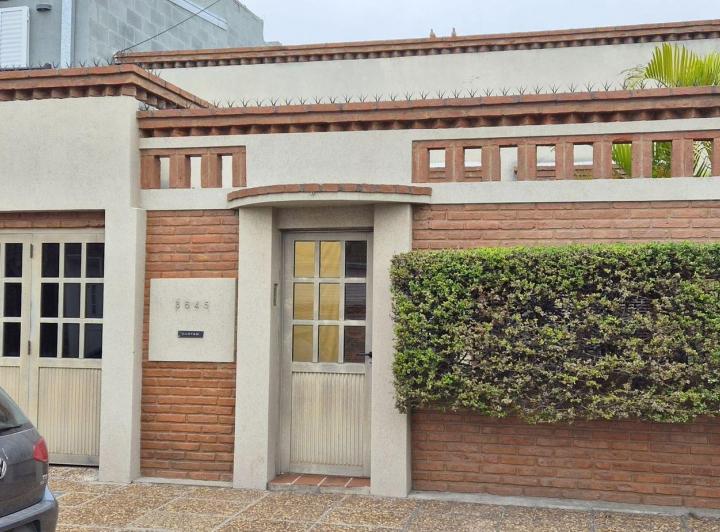 Casa · 216m² · 3 Ambientes · 1 Cochera