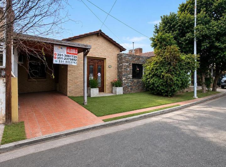 Casa · 200m² · 10 Ambientes · 1 Cochera