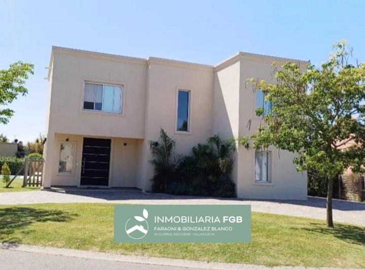 Casa · 200m² · 5 Ambientes · 6 Cocheras