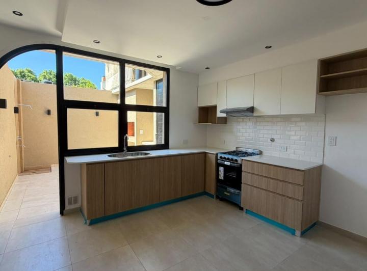 Casa · 1m² · 3 Ambientes · 1 Cochera