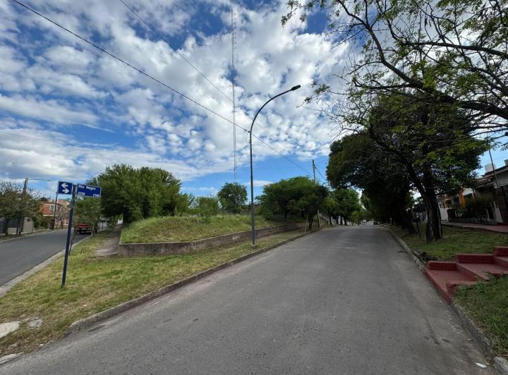 Terreno · 858m²