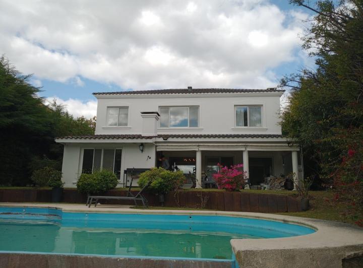 Casa · 600m² · 5 Ambientes · 2 Cocheras