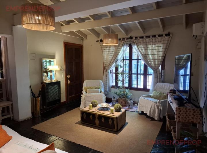 Casa · 149m² · 5 Ambientes · 1 Cochera
