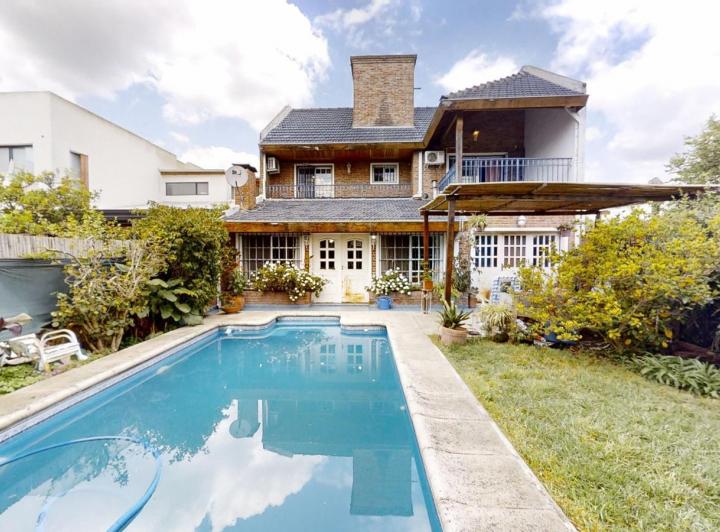 Casa · 171m² · 5 Ambientes · 1 Cochera