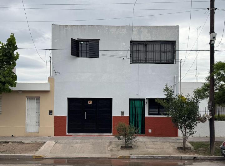 Casa · 100m² · 3 Ambientes · 1 Cochera