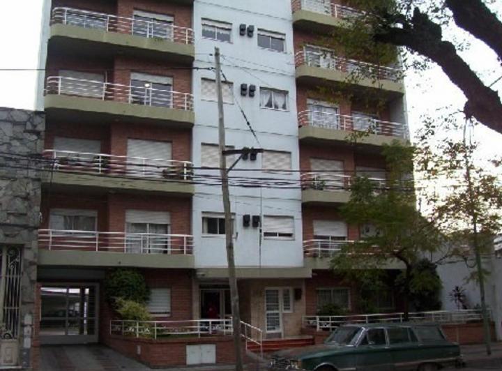 Departamento · 50m² · 2 Ambientes · 1 Cochera
