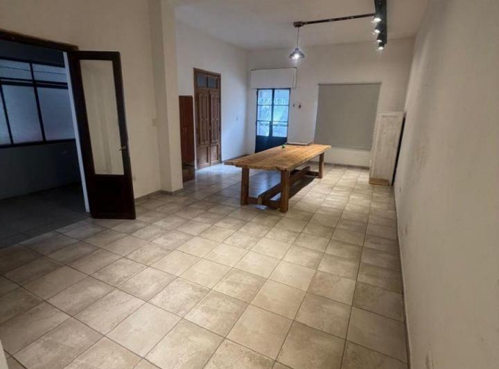 Local comercial · 227m² · 6 Ambientes · 1 Cochera