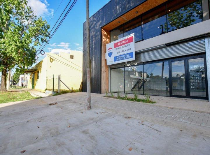 Local comercial · 128m² · 1 Cochera
