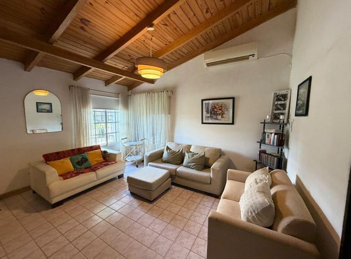 Casa · 138m² · 6 Ambientes · 1 Cochera