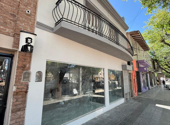 Local comercial · 145m² · 6 Ambientes