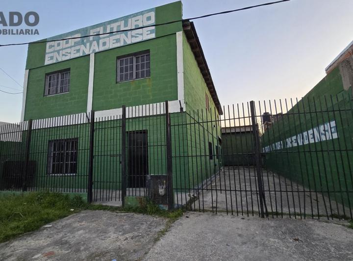 Local comercial · 450m² · 3 Ambientes
