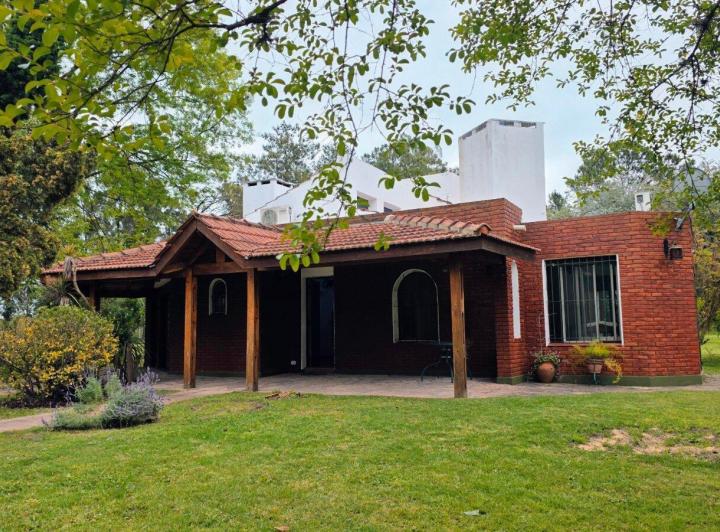 Casa · 107m² · 4 Ambientes · 1 Cochera