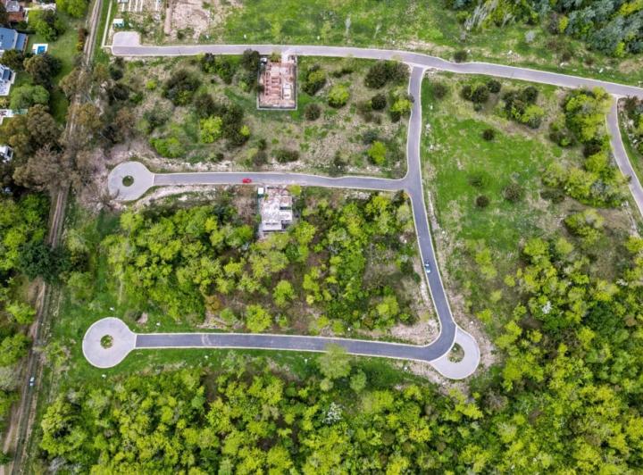Terreno · 742m²