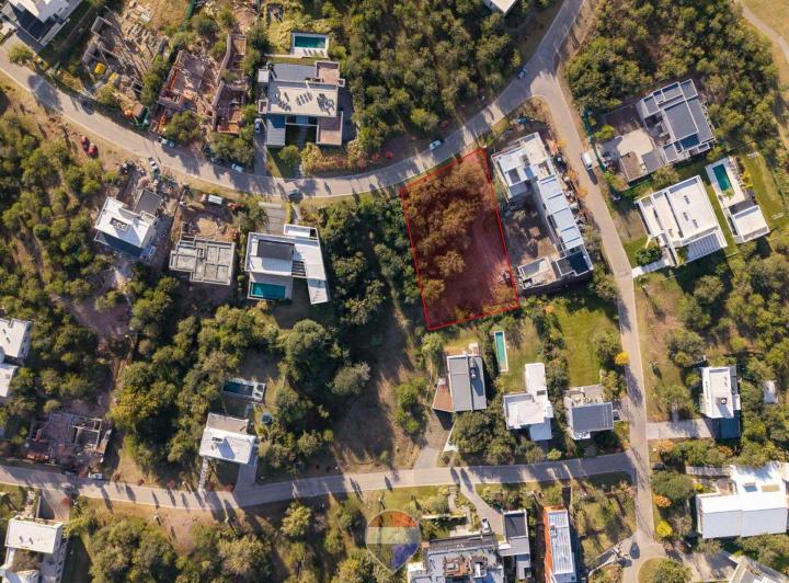 Terreno · 1516m²