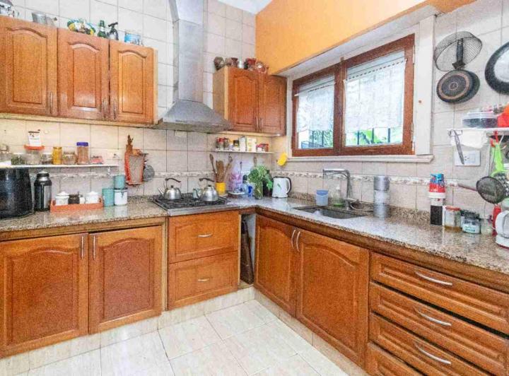Casa · 215m² · 5 Ambientes · 4 Cocheras