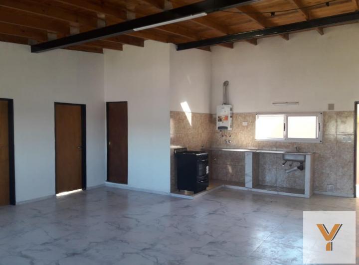 Casa · 180m² · 5 Ambientes · 1 Cochera