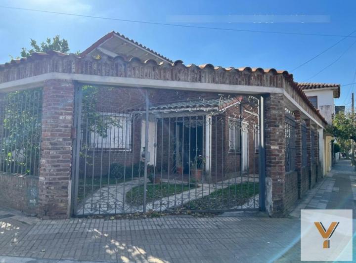 Casa · 178m² · 4 Ambientes · 2 Cocheras