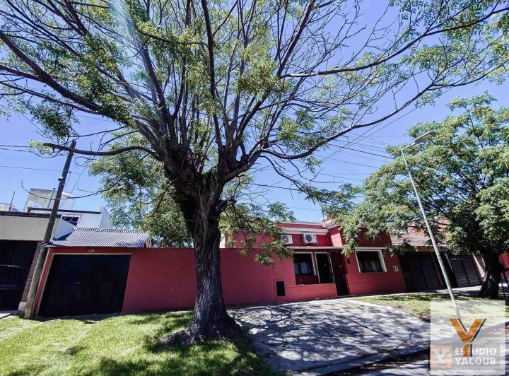 Casa · 100m² · 5 Ambientes · 2 Cocheras