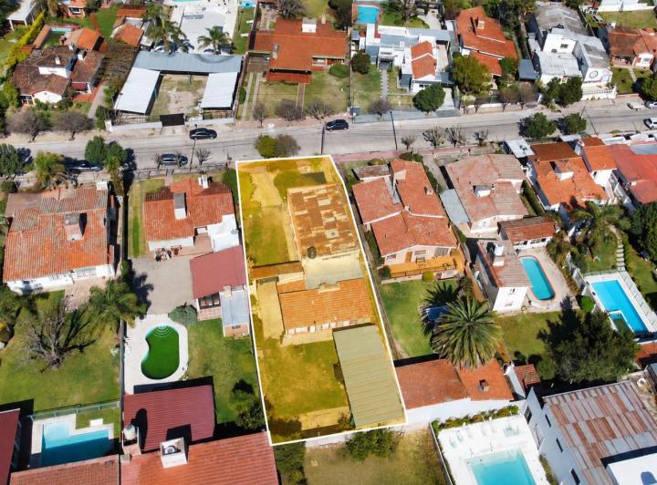 Casa · 110m² · 1 Ambiente · 3 Cocheras