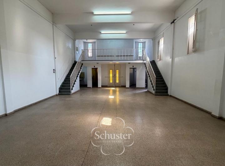 Local comercial · 660m² · 4 Ambientes