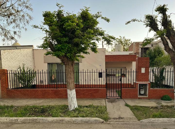 Casa · 95m² · 6 Ambientes · 1 Cochera