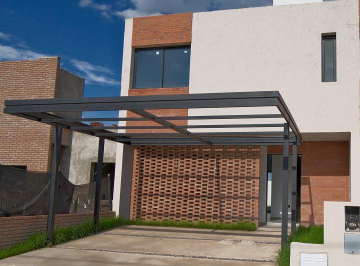 Casa · 134m² · 3 Dormitorios · 2 Cocheras