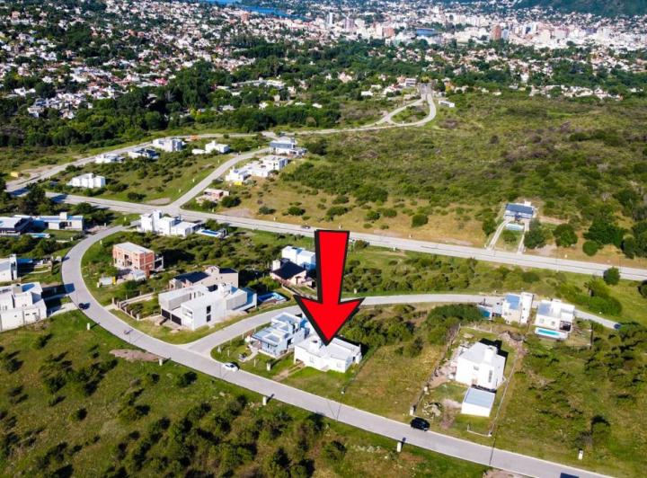 Casa · 110m² · 1 Ambiente · 1 Cochera