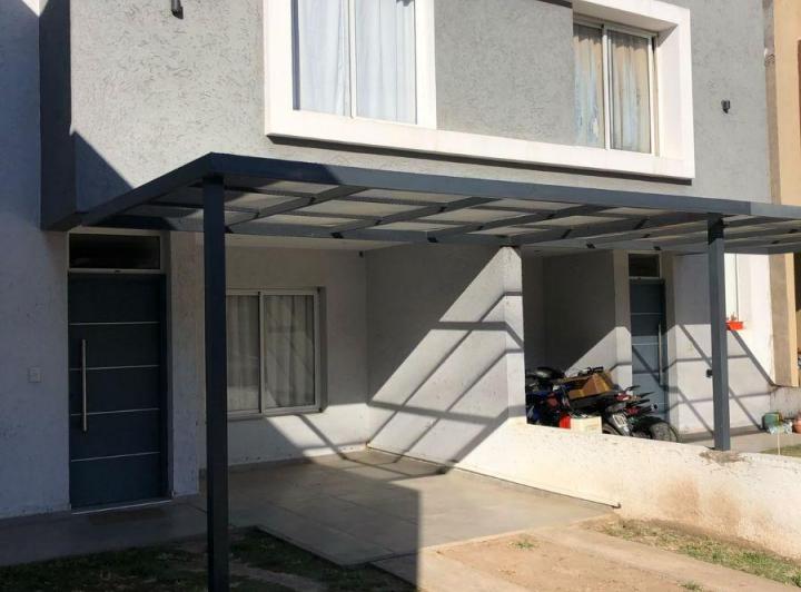 Casa · 140m² · 6 Ambientes · 1 Cochera
