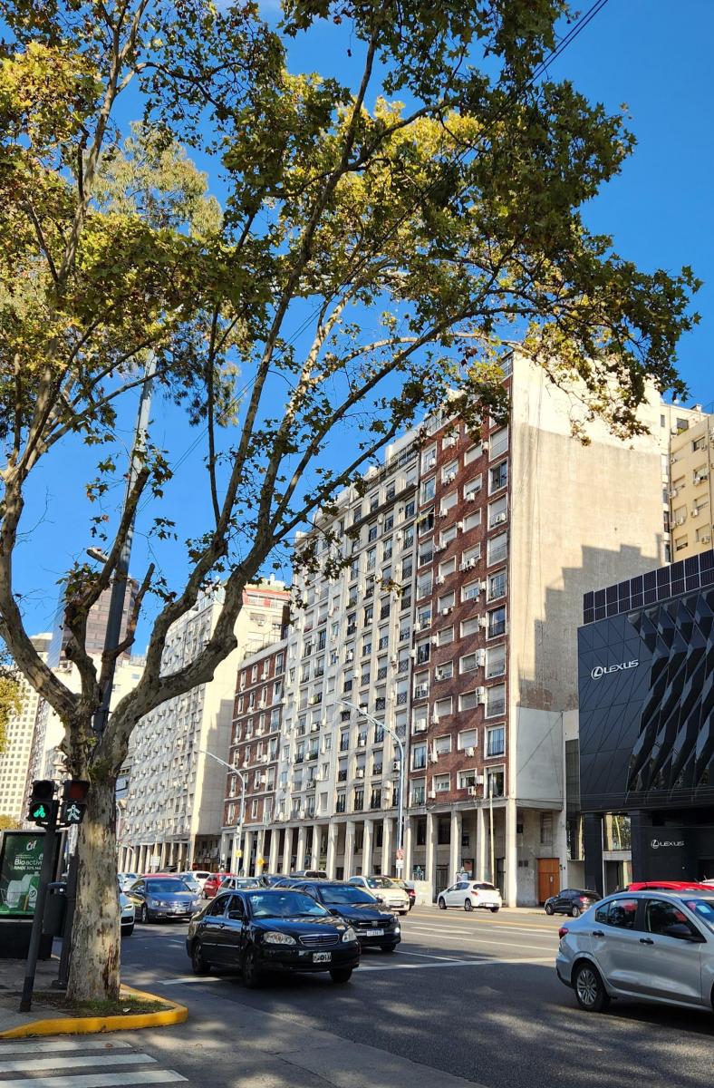 Av. Del Libertador y Montevideo
