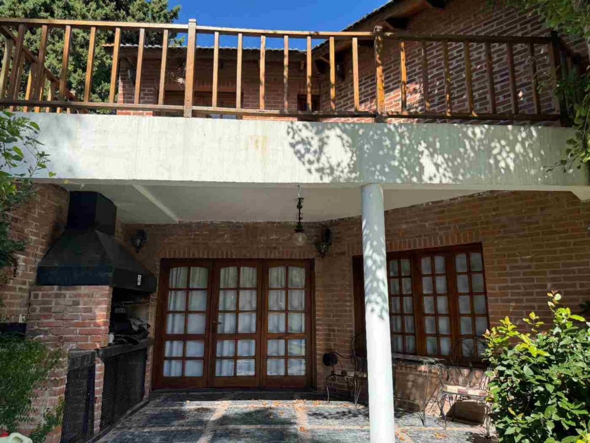Casas en Venta City Bell Tres Dorm., Gba Sur Zonaprop