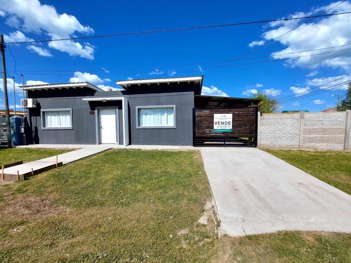 Venta Casa 3 Amb. con Parque, Barrio Frente Mar, Santa Elena, Buenos