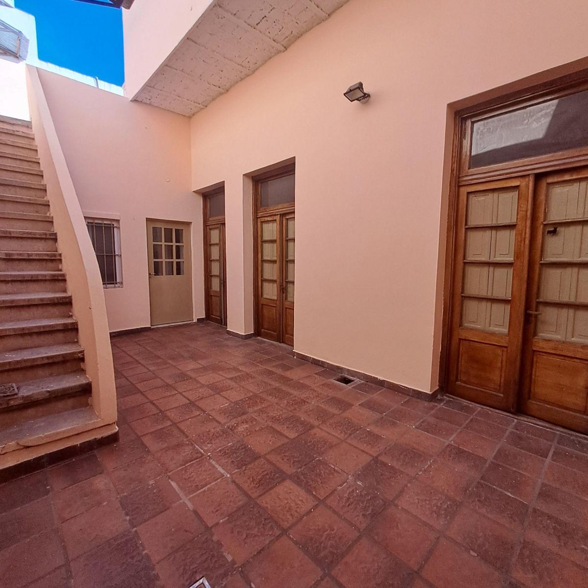 Venta PH 3 Amb C/patio y 2 Locales S/exp. V Lynch, Gba Norte Zonaprop