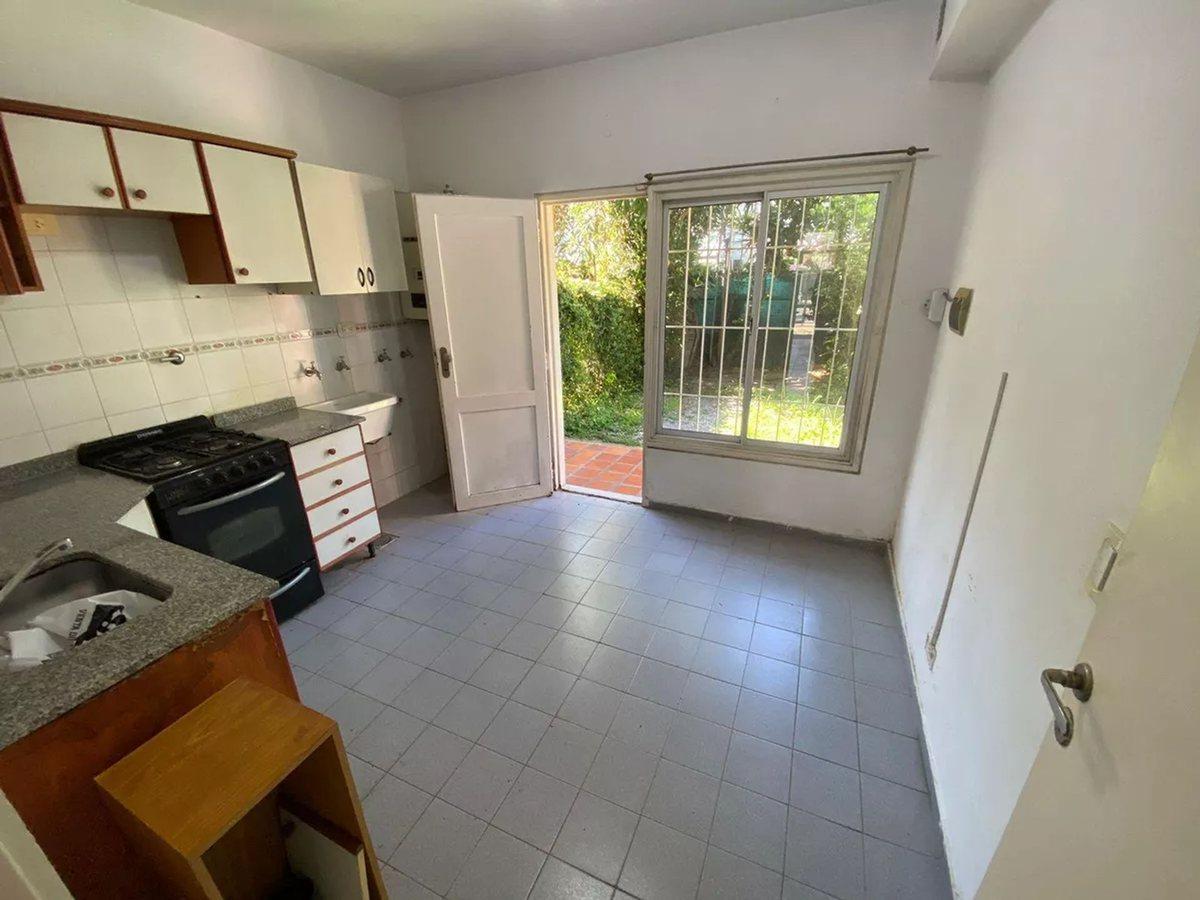 Venta Triplex 4 Ambientes Versalles Patio Balcon, Capital Federal