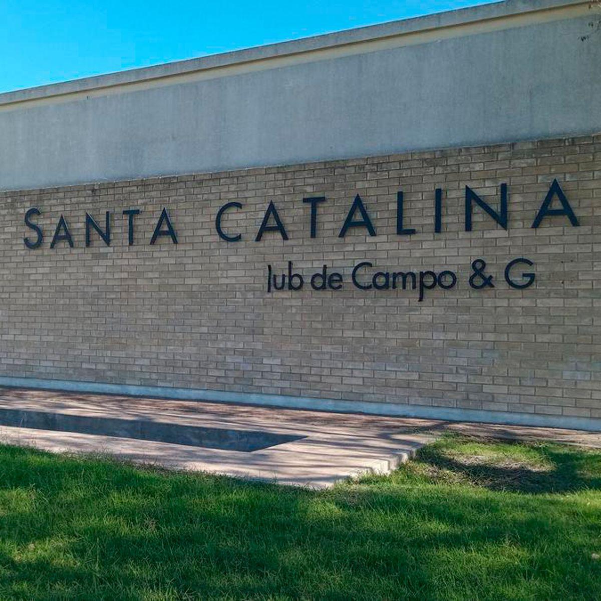 Barrio cerrado santa catalina. lote de 2000M2. ubicado A sol