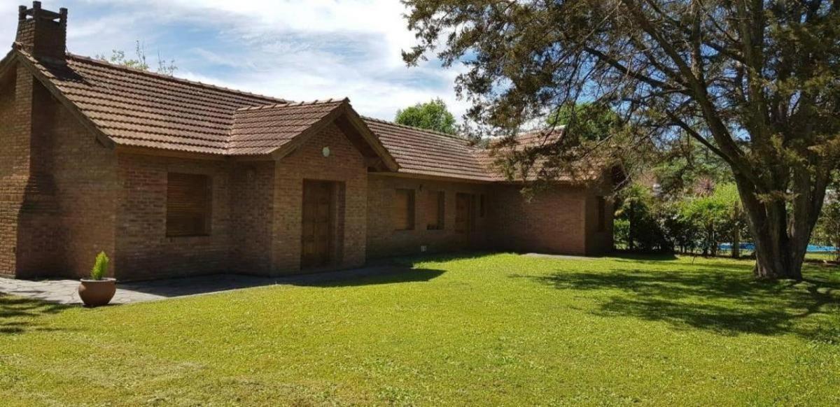 _ Casa de tres dormitorios en venta ubicada sobre calle Avenida de Tom...